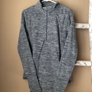 soft active wear pullover!